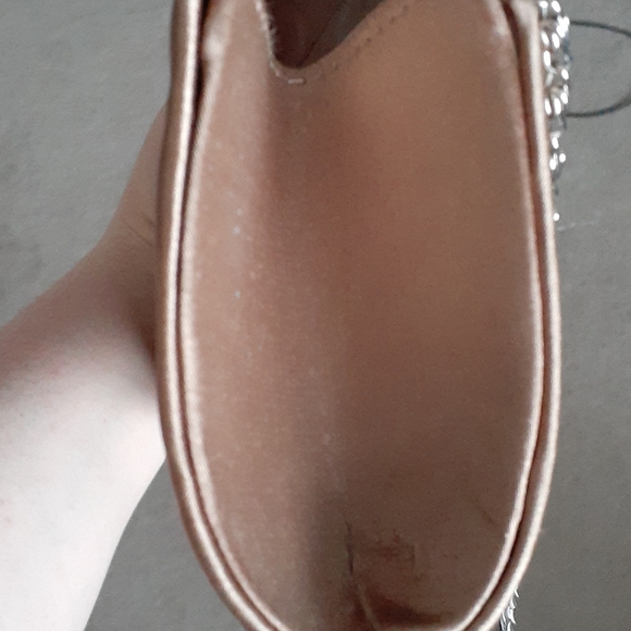 Jessica Gold Clutch with Internal Crossbody Strap (1) - Picture 6 of 7